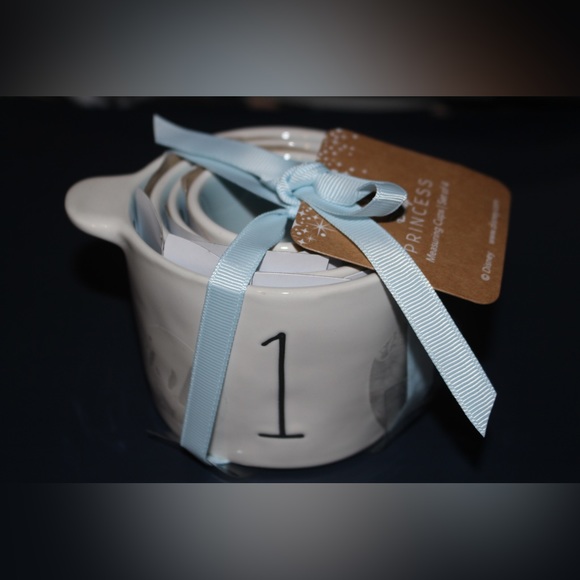 NEW Rae Dunn Cinderella Measuring Cups 🥰 - Picture 3 of 7